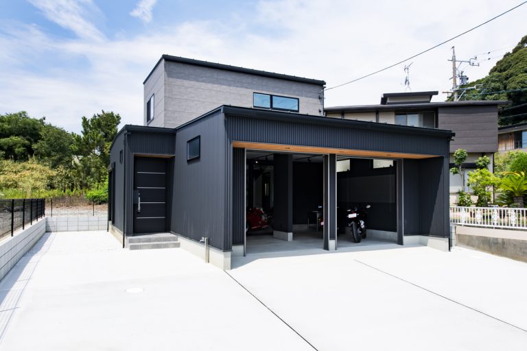 SUZUICHIが提案する趣味を詰め込んだビルトインガレージのある家｜浜松に家を建てるならHome HAMAMATSU