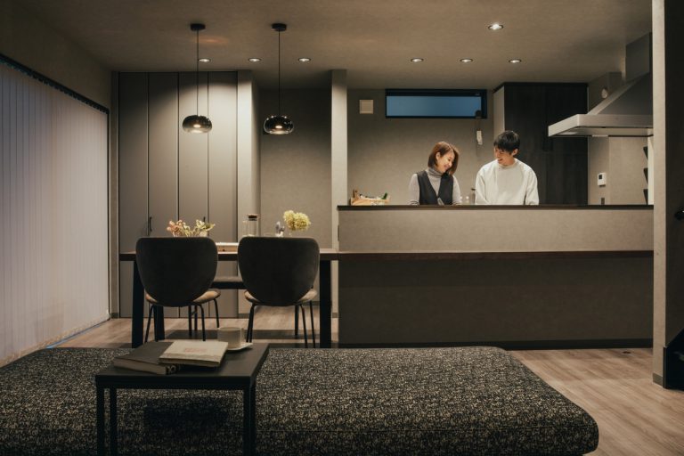 夫婦二人で建てるダイニング一体のキッチン