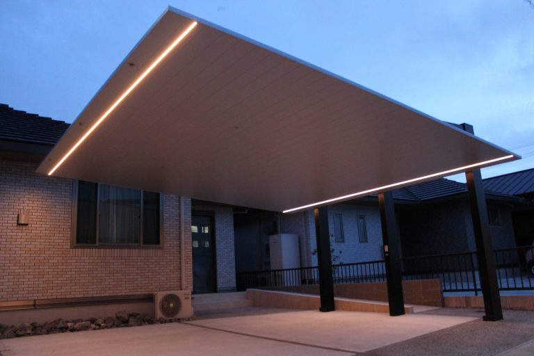 スタイリッシュなカーポート